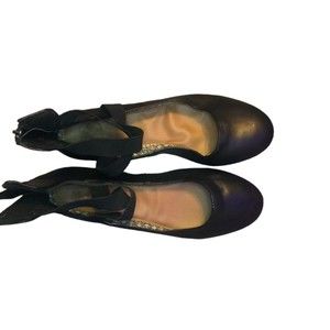 Daisy Fuentes Leather Ballet Flats - with Zipper Close
Black Grade B- Size 8